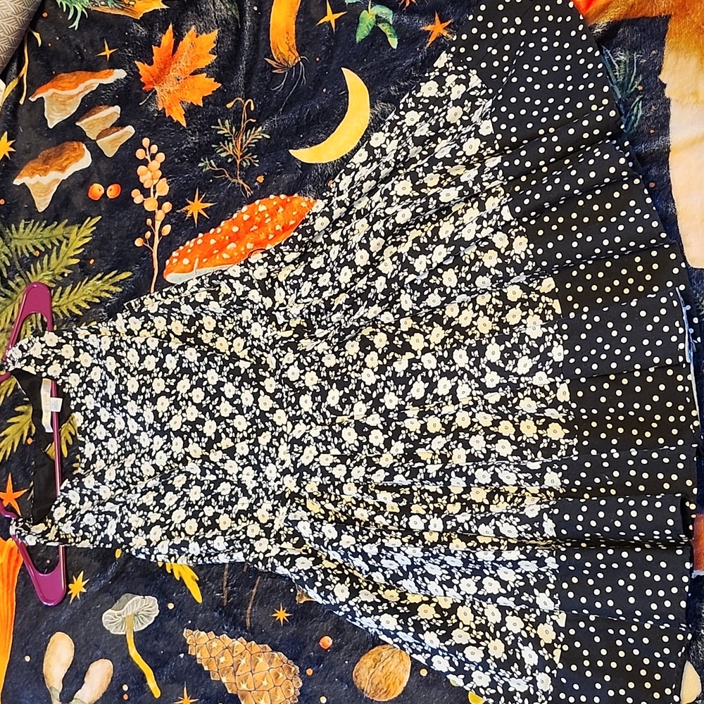 Lauren Conrad Women's floral dress, open back.